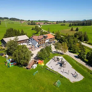 https://landgasthof-lowen.com-bavaria.com